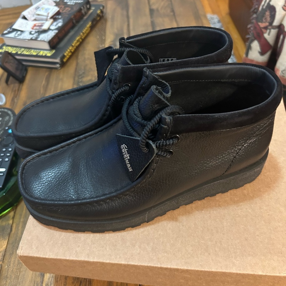 Clarks Wallabee Scout Boot. Black Leather. Mens Size 10.5